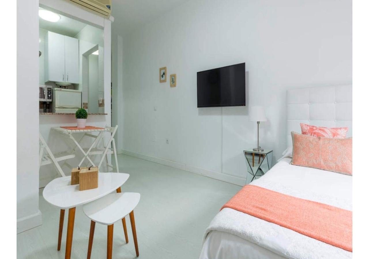 Lovely Studio At The City Heart! Malaga Bagian luar foto